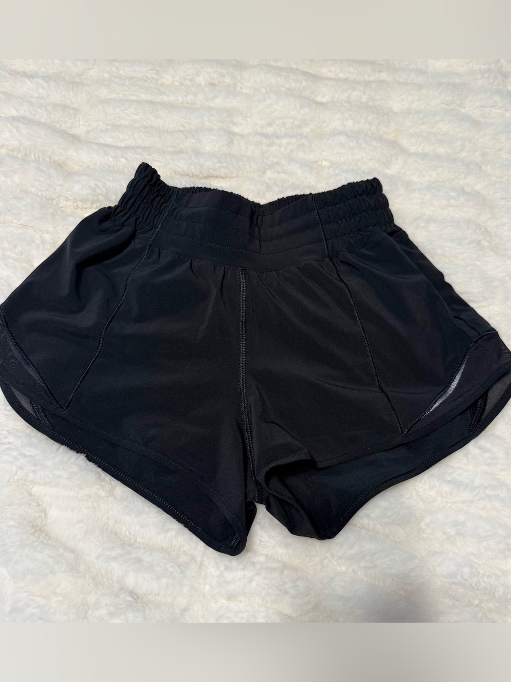 Lululemon Hotty Hot 2.5, Low Rise Shorts